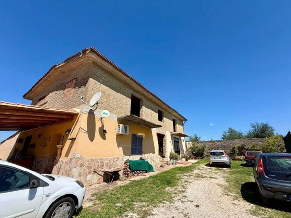 appartamento in vendita a Palombara Sabina in zona Stazzano