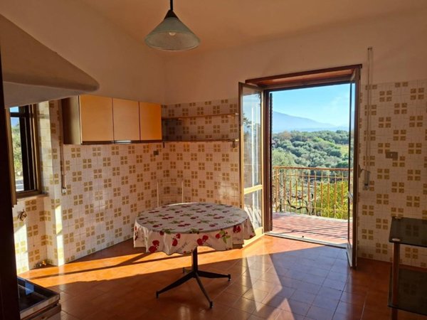 casa indipendente in vendita a Palombara Sabina in zona Cretone