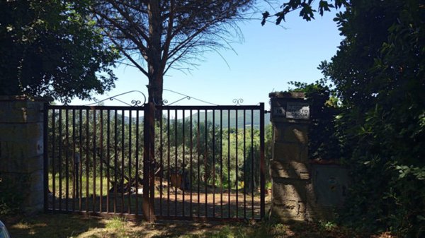 casa indipendente in vendita a Palombara Sabina in zona Stazzano