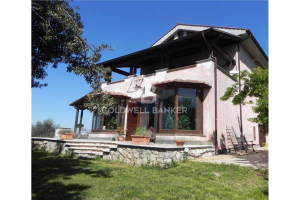 casa indipendente in vendita a Palombara Sabina