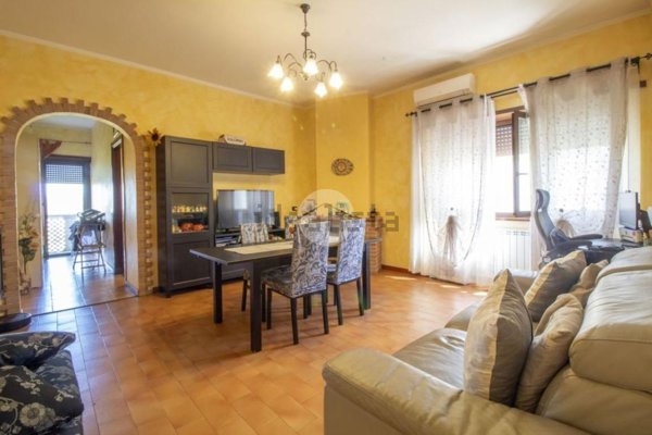 appartamento in vendita a Palombara Sabina in zona Cretone