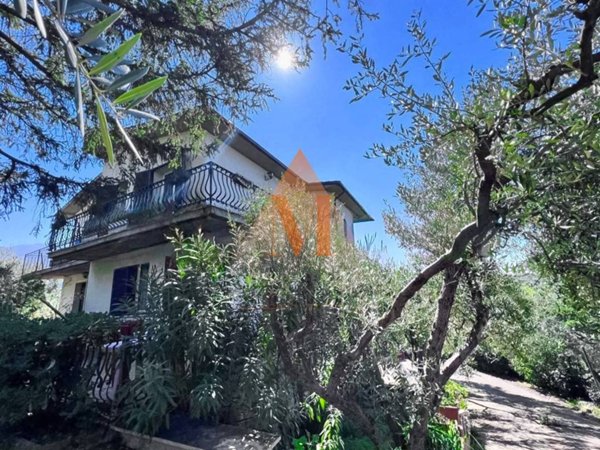 casa indipendente in vendita a Palombara Sabina in zona Stazzano
