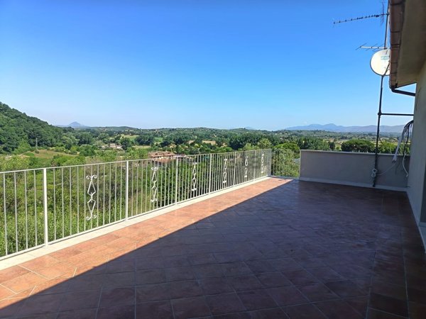 casa indipendente in vendita a Palombara Sabina
