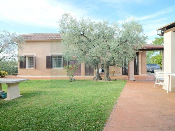 casa indipendente in vendita a Palombara Sabina in zona Cretone