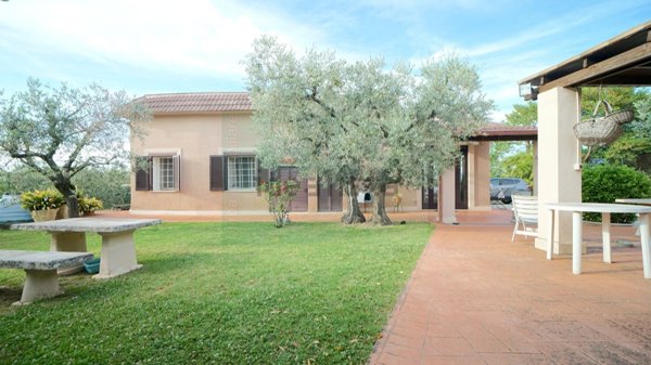 appartamento in vendita a Palombara Sabina in zona Cretone