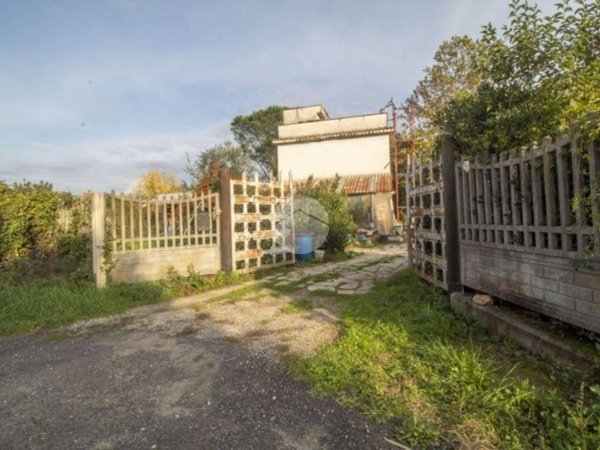 casa indipendente in vendita a Palombara Sabina