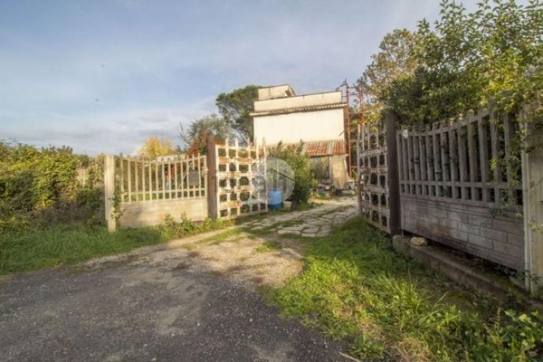 casa indipendente in vendita a Palombara Sabina