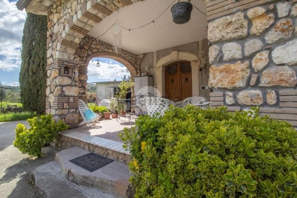 casa indipendente in vendita a Palombara Sabina
