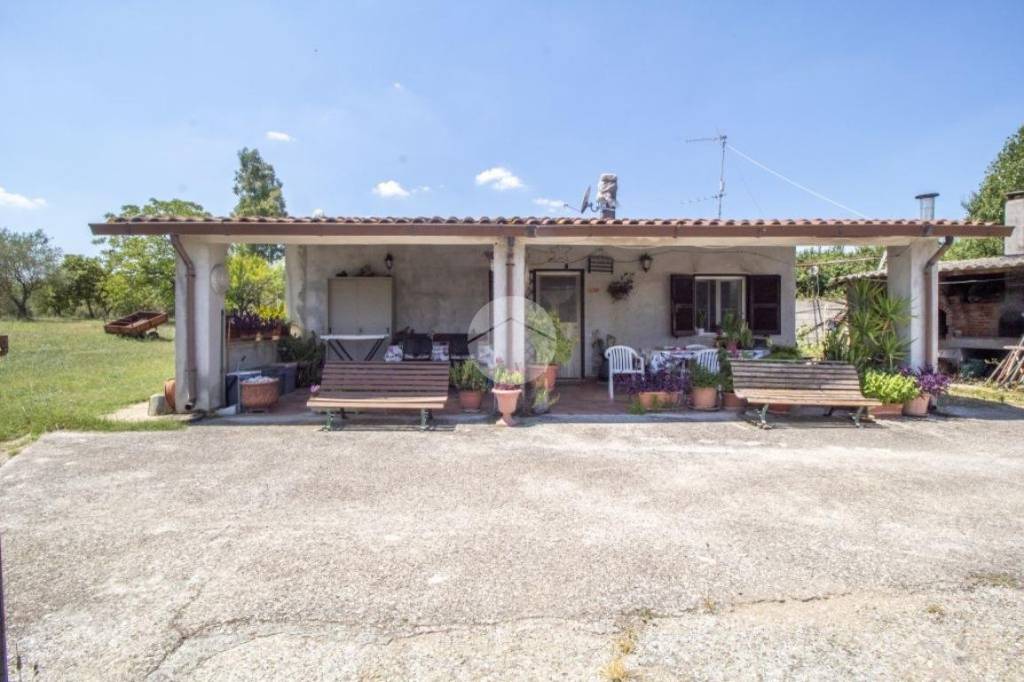 casa indipendente in vendita a Palombara Sabina