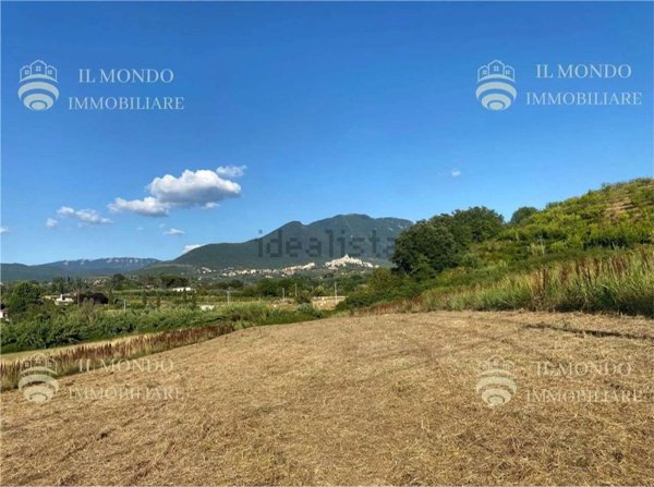 terreno edificabile in vendita a Palombara Sabina