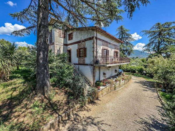 casa indipendente in vendita a Palombara Sabina