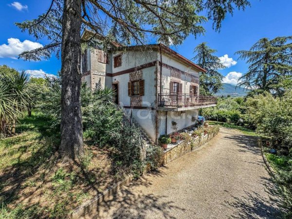 casa indipendente in vendita a Palombara Sabina