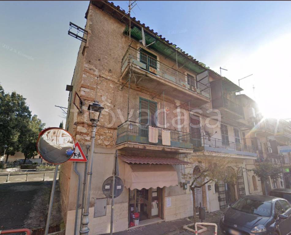 appartamento in vendita a Palombara Sabina in zona Cretone