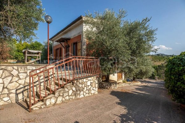 casa indipendente in vendita a Palombara Sabina