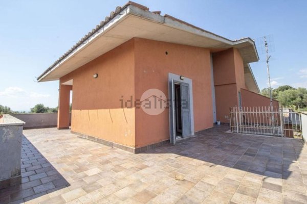 casa indipendente in vendita a Palombara Sabina