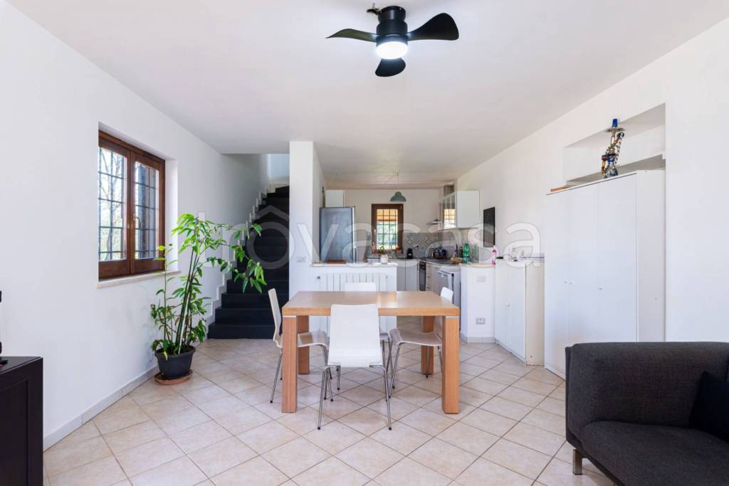 casa indipendente in vendita a Palombara Sabina