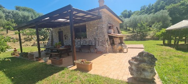 casa indipendente in vendita a Palombara Sabina