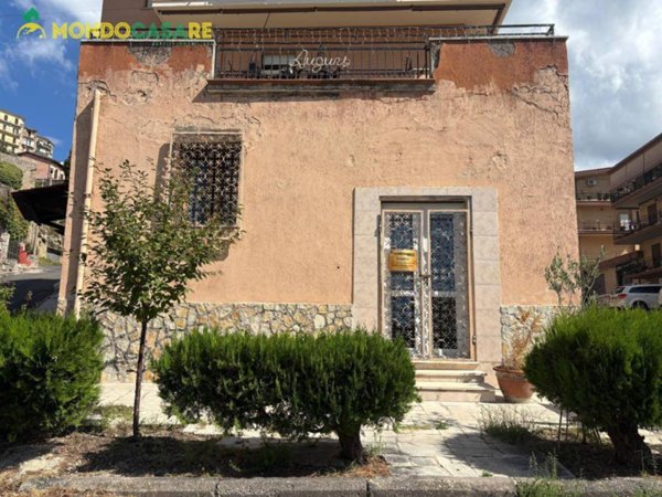 casale in vendita a Palombara Sabina