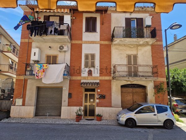 appartamento in vendita a Palombara Sabina in zona Cretone