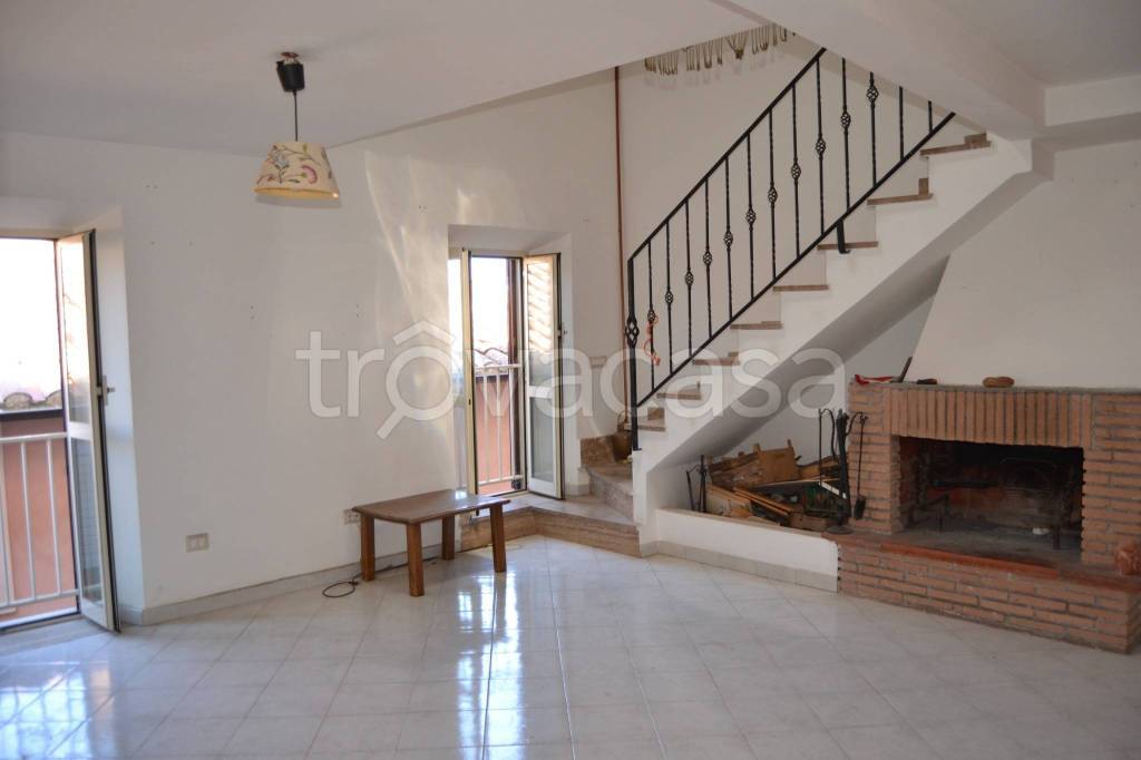 appartamento in vendita a Palombara Sabina