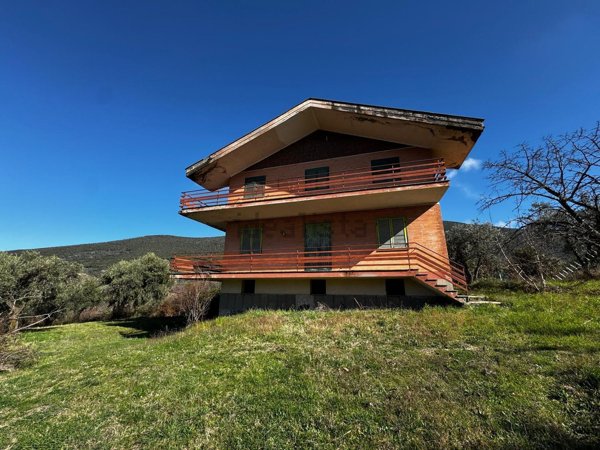casa indipendente in vendita a Palombara Sabina in zona Stazzano