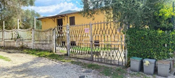casa indipendente in vendita a Palombara Sabina