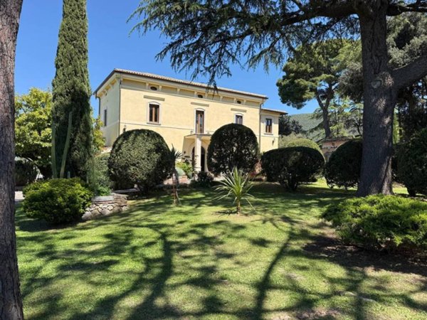 casa indipendente in vendita a Palombara Sabina in zona Stazzano