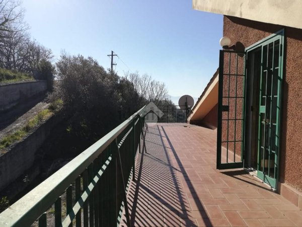 casa indipendente in vendita a Pisoniano