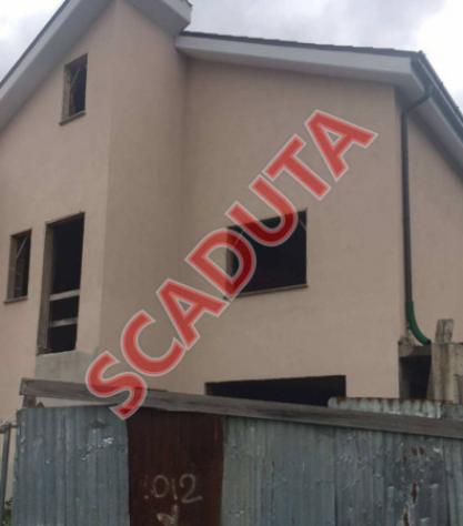 pentavano in vendita a Pisoniano