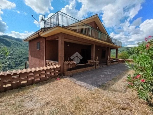 casa indipendente in vendita a Pisoniano