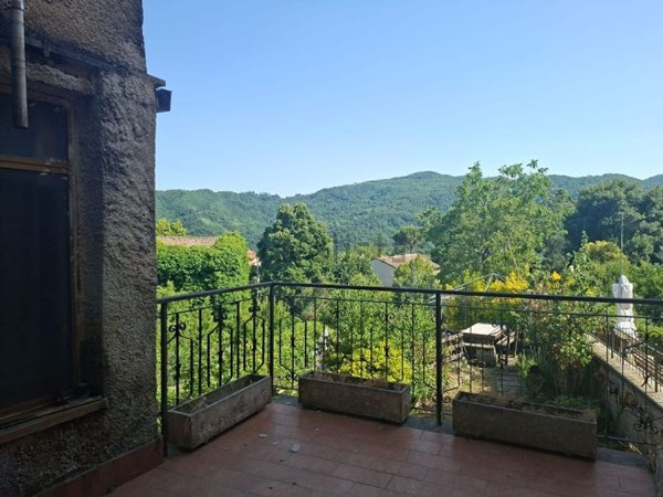 casa indipendente in vendita a Pisoniano