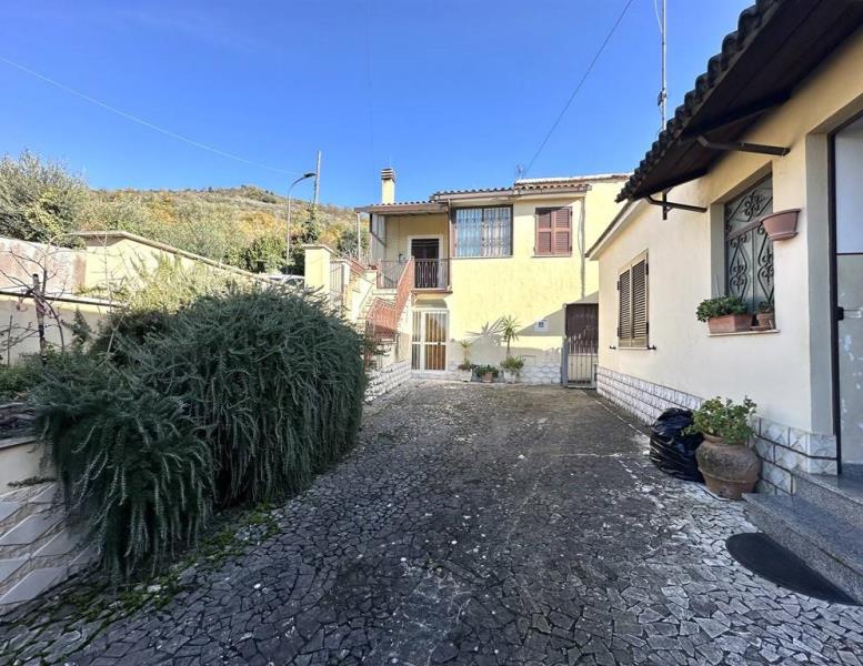 appartamento in vendita a Poli