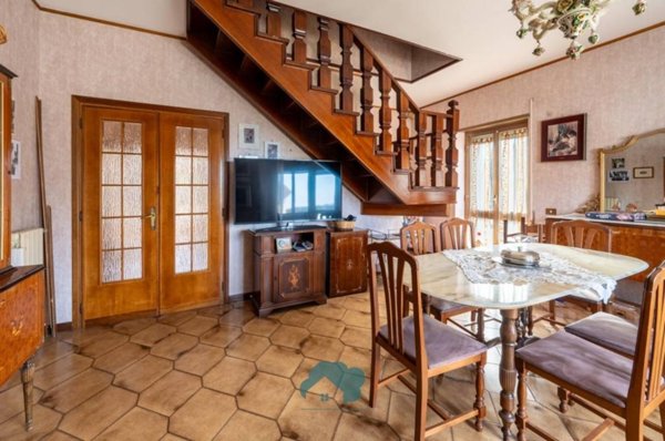 casa indipendente in vendita a Poli