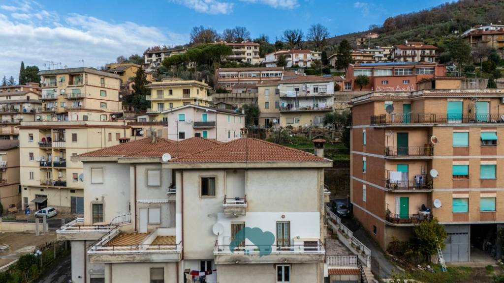 casa indipendente in vendita a Poli