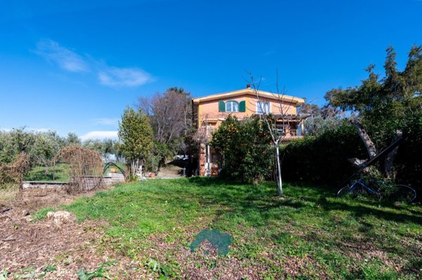 casa indipendente in vendita a Poli in zona Colle Spina
