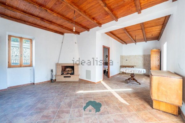 casa indipendente in vendita a Poli