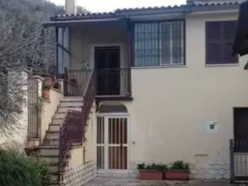 appartamento in vendita a Poli