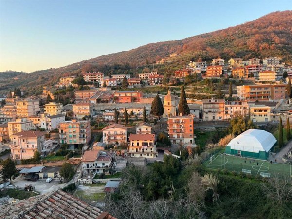 appartamento in vendita a Poli