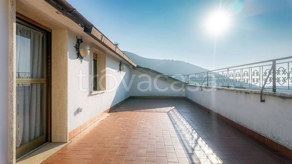 appartamento in vendita a Poli