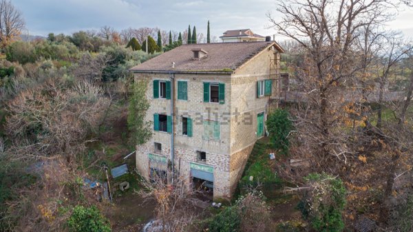 quadrivano in vendita a Poli
