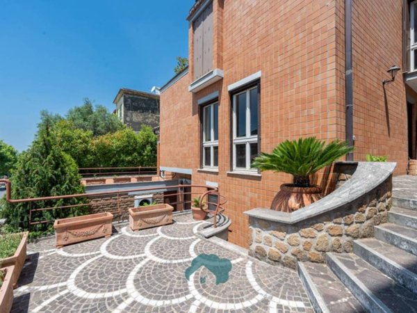 casa indipendente in vendita a Poli