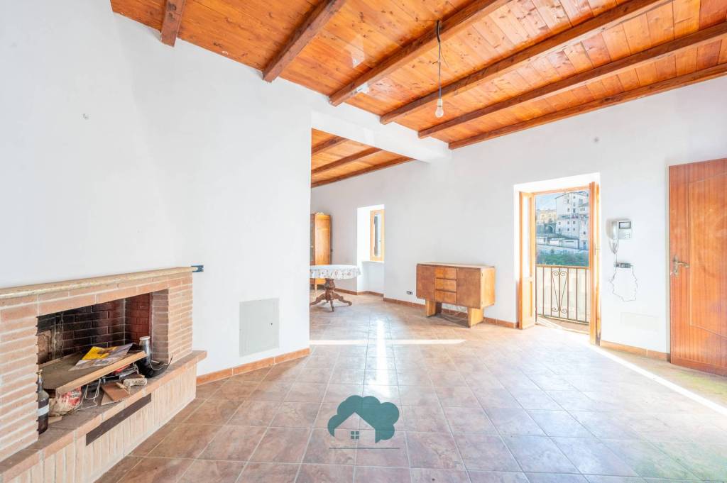 casa indipendente in vendita a Poli
