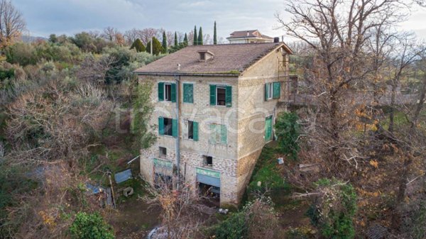 casa indipendente in vendita a Poli