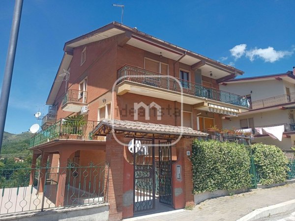 appartamento in vendita a Poli