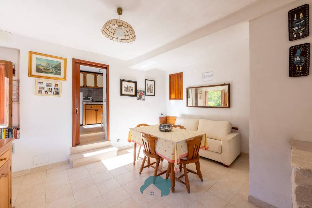 casa indipendente in vendita a Poli