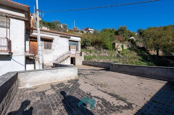 casa indipendente in vendita a Poli