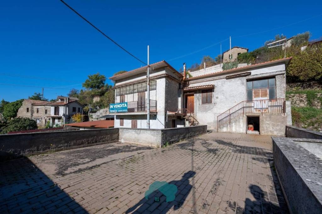 casa indipendente in vendita a Poli