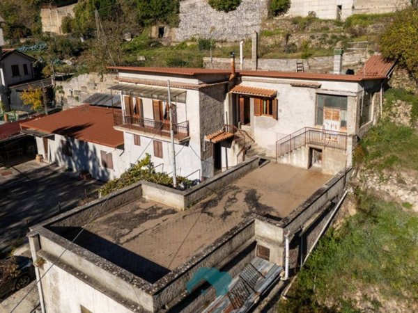 casa indipendente in vendita a Poli in zona Polledrara