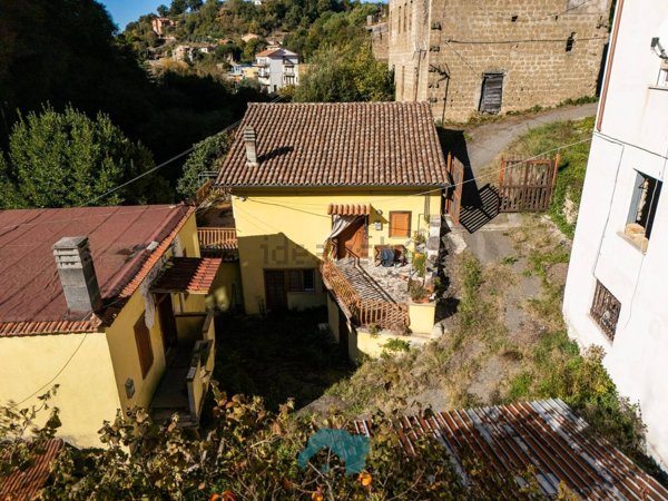 casa indipendente in vendita a Poli