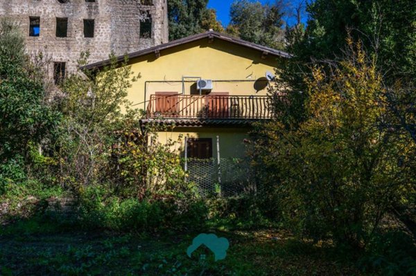 casa indipendente in vendita a Poli